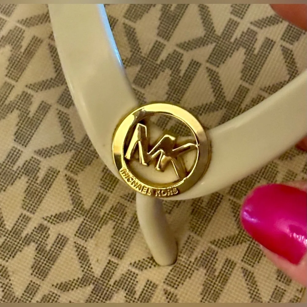 VGC-10 Michael Kors logo  Cream White slip on classic flip-flops